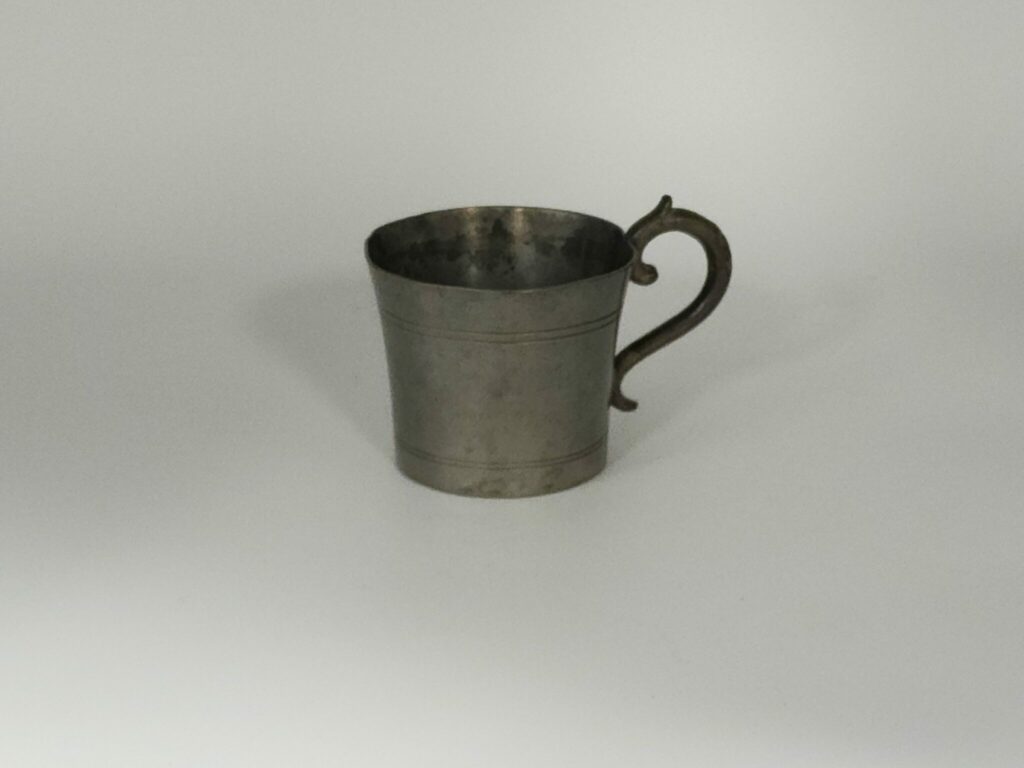 Vintage English Old Metal Handle Cup – INSETLAN